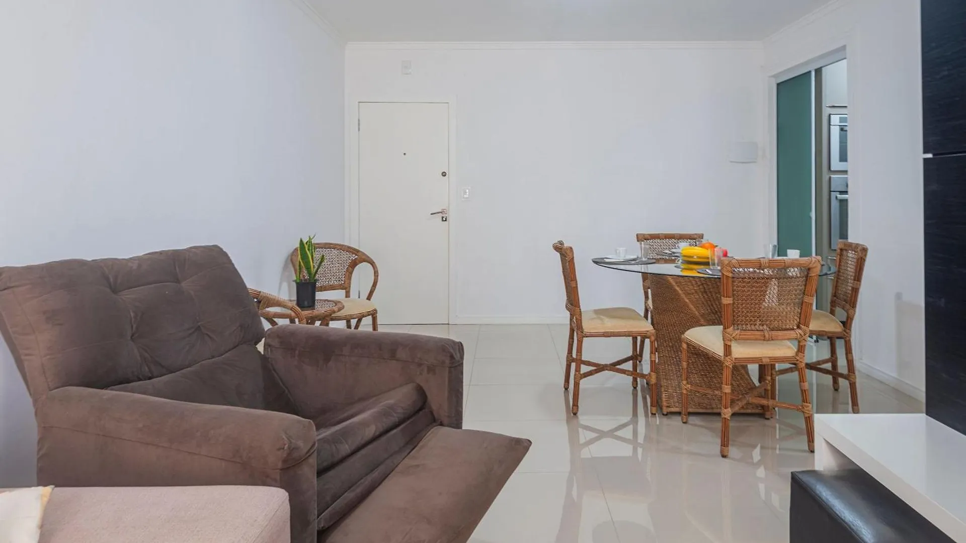 Holiday home Mtfr037 Conforto C/ 2 Quartos, Ar Cond. E Garagem Balneario Camboriu Brazil
